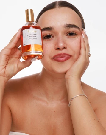 בהשראת Narciso Rodriguez For Her