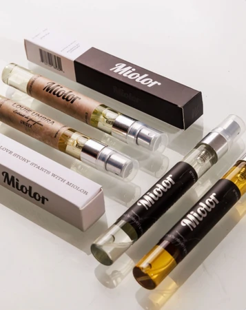 בהשראת Creed Silver Mountain Water (unisex)