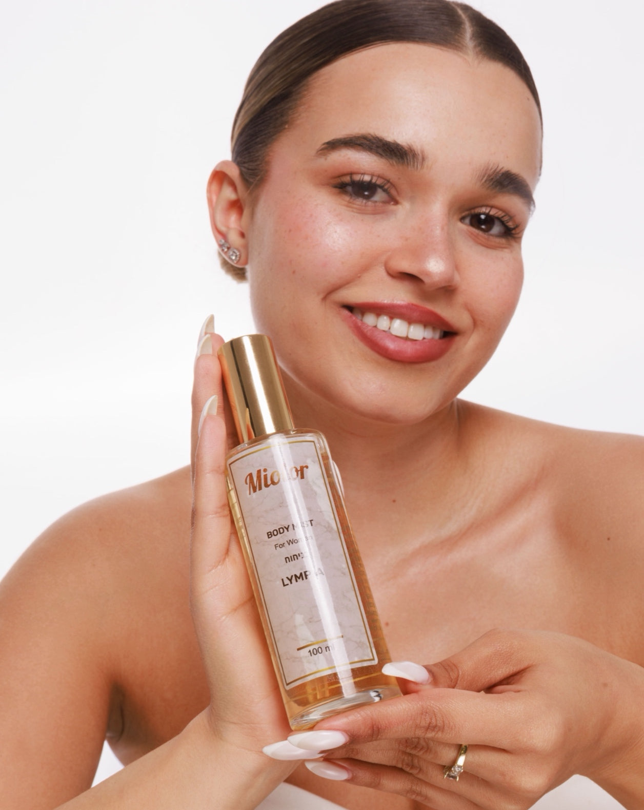 מבשם גוף לאישה בהשראת Coco Mademoiselle Chanel