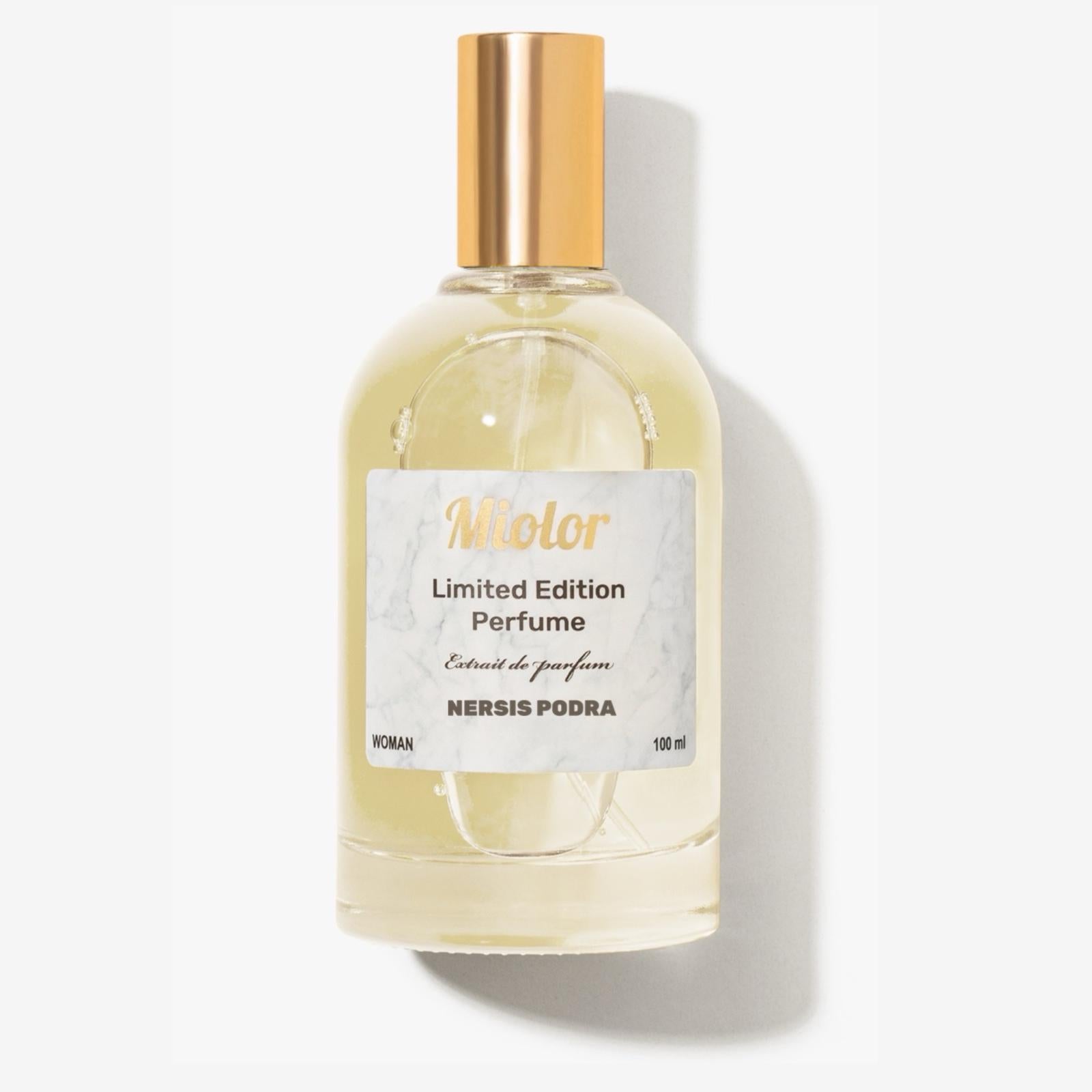 בהשראת Narciso Poudrée