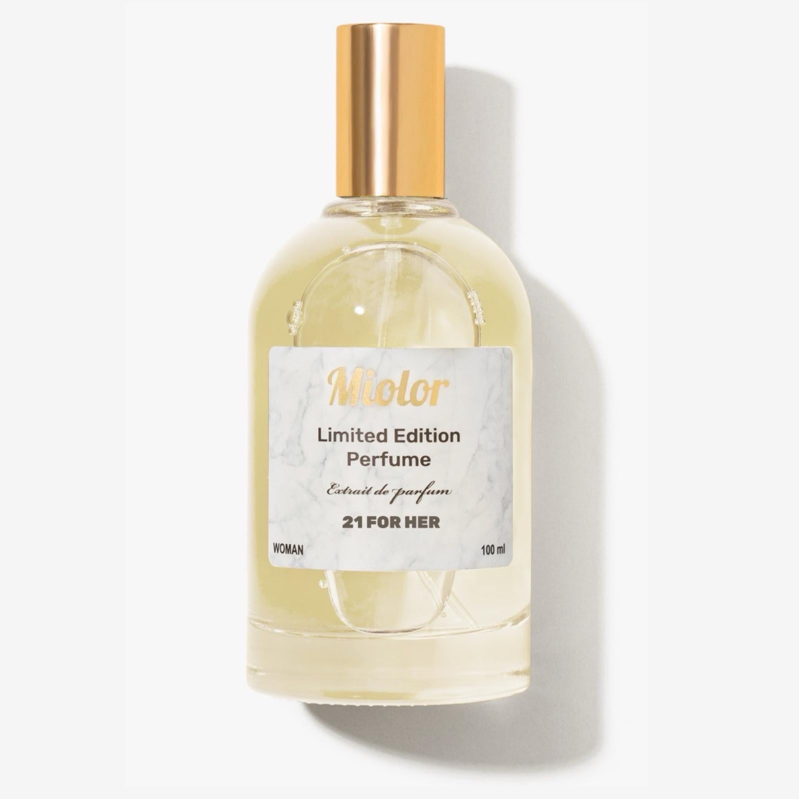 בהשראת Carolina Herrera 212 VIP